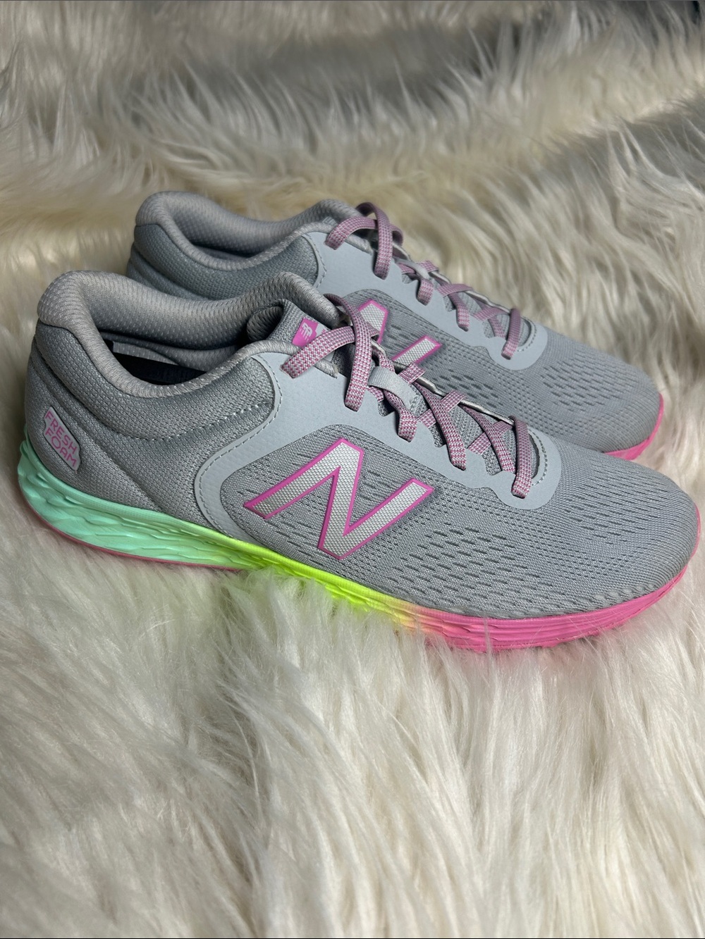 New Balance Sneakers Women's Size 7 Running Walking Athletic Shoes Fresh Foam